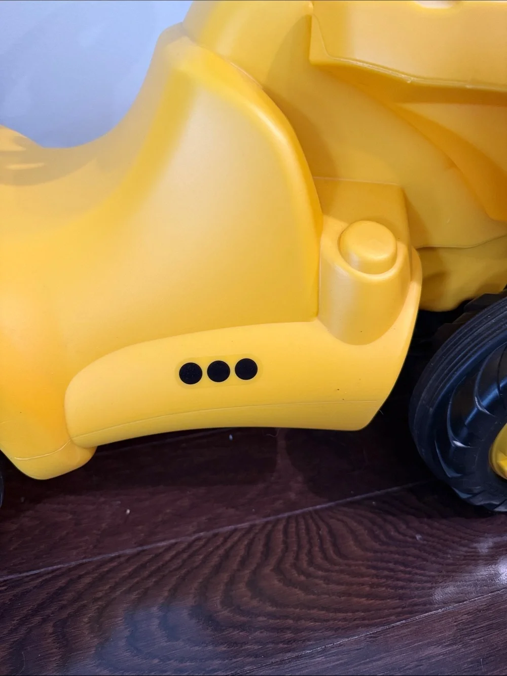 Caterpillar Dump Truck Yellow Ride-On Construction Tractor for Kids!